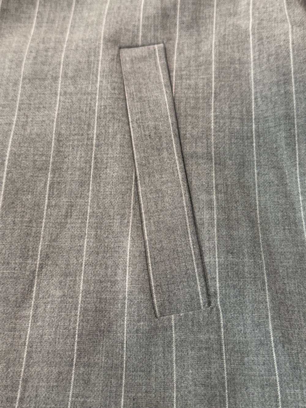 Scoop New with Tags Gray Pinstripe Pleated Skirt Size 8 & Jacket Size 12 Set - Picture 12 of 12